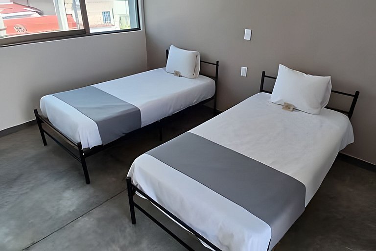 SUITE DALIA, AA, cocineta, baño privado, ubicación