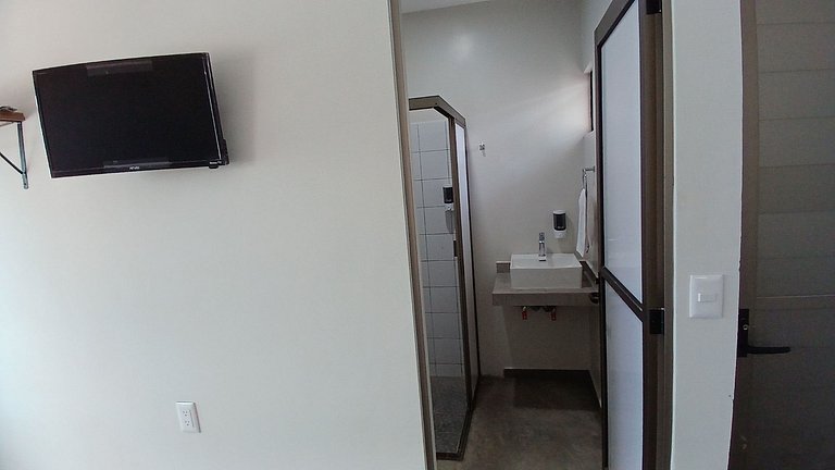 SUITE Begonia, AA, cocineta, baño privado, ubicada